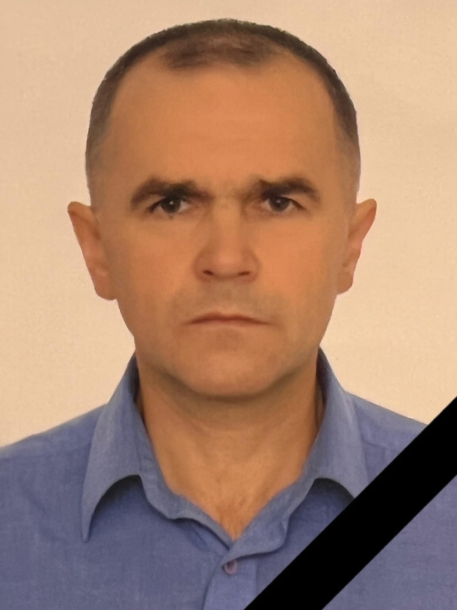 МАМЧУР Мирослав Дмитрович народився 27 вересня 1970 року в селі Терновиця