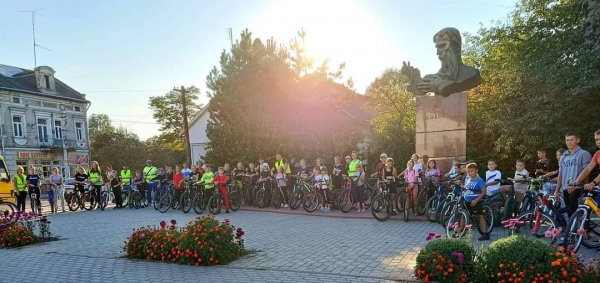 У Судовій Вишні відбувся велопробіг з нагоди Дня фізичної культури та спорту | Яворівська РДА