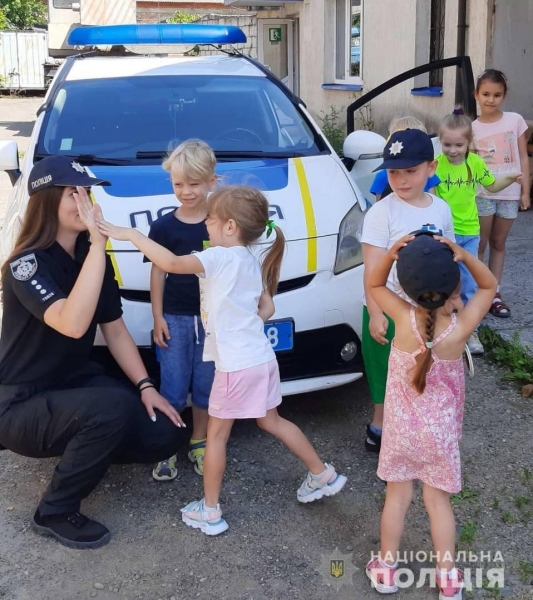 Прості дії рятують життя: поліцейські Львівщини нагадують дітям, як діяти при виявленні вибухонебезпечного предмету