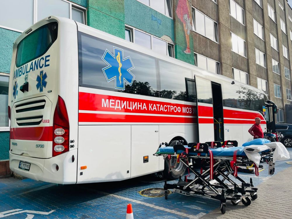Госпиталь автобусы. Больницы за границей. Больница во Львове.