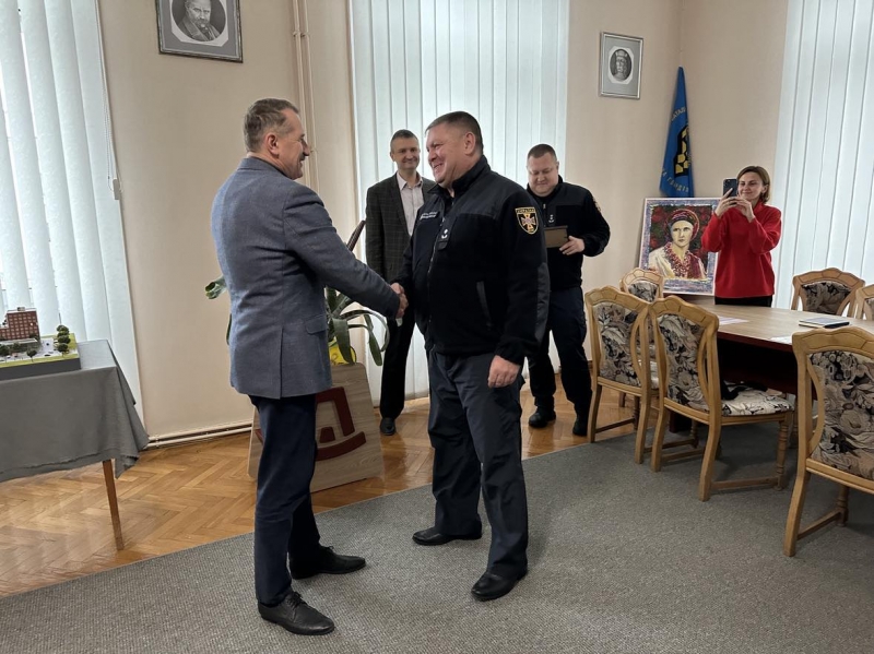 У Дрогобичі ще четверо учасників бойових дій з числа ВПО отримали сертифікати на придбання житла