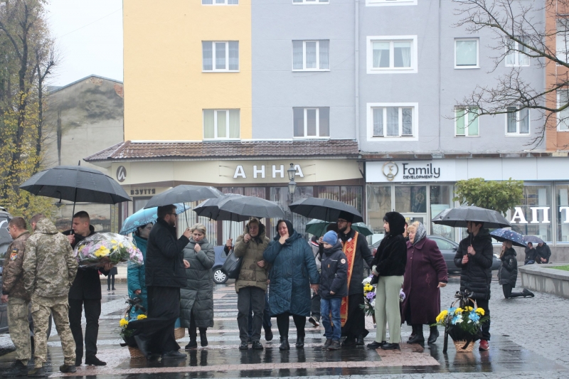 Дрогобицька громада зустріла загиблого захисника В’ячеслава Котенка: завтра відбудеться похорон Героя