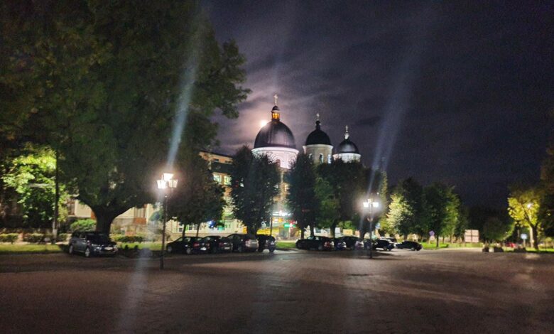 вечірній Сокаль. Вид на храм св.Петра і Павла. Голос Сокальщини