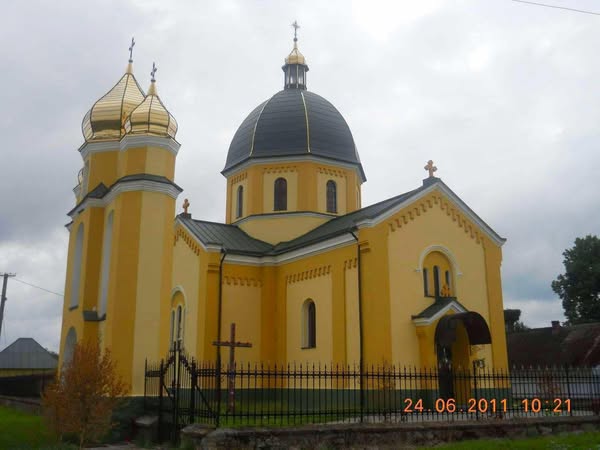 церква Покрови Пресвятої Богородиці у селі Дубровиця