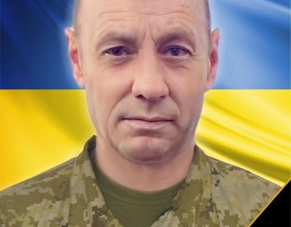 Жителі Радехова зустріли тіло загиблого захисника Юрія Олошицького