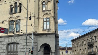 посипався фасад у Львові