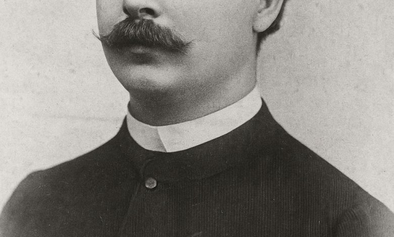 Олександр Мишуга - співак світової слави з Виткова. світлина з газети, адаптована