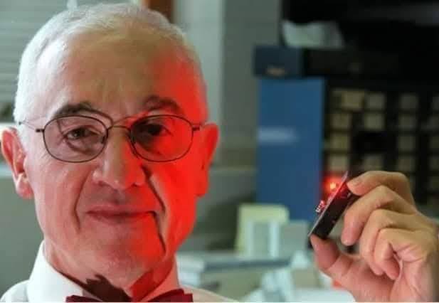 Нік Голоняк