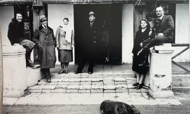 панський двір Карів