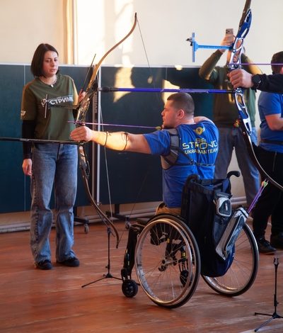 У Сокільниках на Львівщині ветерани отримали нове обладнання для стрільби з лука
