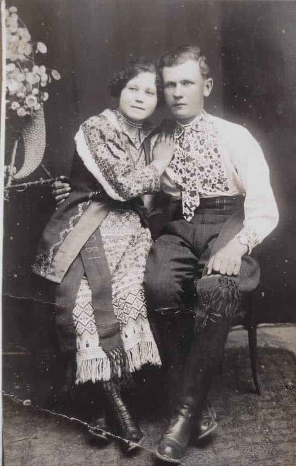 Пара сокальчан.Світлина 1920-ті хх століття . Фото із родинного архіву Віти Люшик.