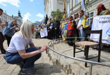 На площі Ринок у Львові відкрили «Місце надії» для полонених і зниклих безвісти захисників