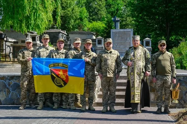 Артилеристи 45-ї бригади вшанували Мирона Тарнавського на Янівському цвинтарі у Львові