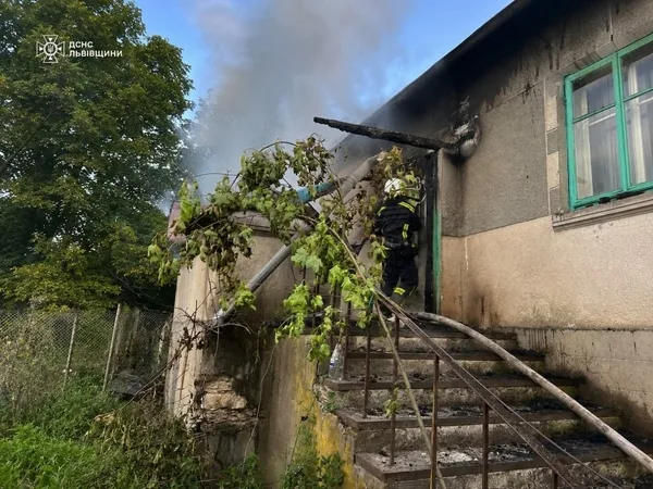 У селі Сновичі на Золочівщині під час пожежі в будинку загинув чоловік