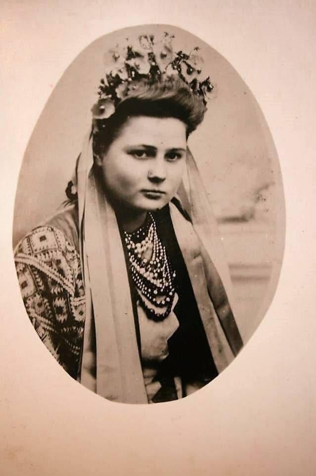 Сокальчанка - світлина 1944 року. Друга світова війна. З приватної колекції Юрія Кореня