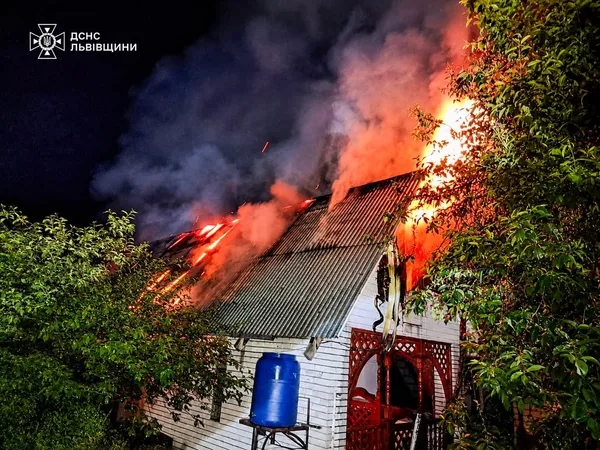 У Шептицькому районі рятувальники не допустили знищення вогнем п’яти будівель
