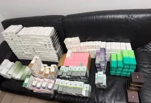 На Львівщині митники вилучили корейську косметику та пігулки з наркотичними речовинами