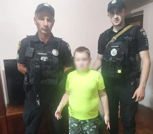 У Дрогобичі поліцейські знайшли 9-річного хлопчика, який заблукав у місті