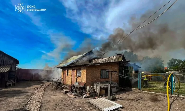 У Шептицькому районі загасили пожежу в приватному господарстві