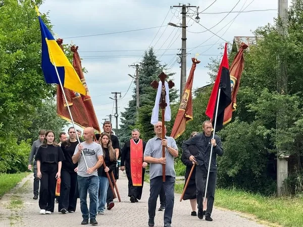 У Малечковичах попрощалися із захисником Романом Лозинським