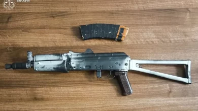 Біля львівського ТЦ «Шувар» продали бойовий автомат: чоловіку оголосили підозру