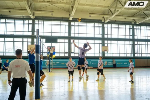 Команди Стрийської гімназії №10 вибороли золото і срібло на національному фіналі шкільної ліги з волейболу