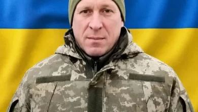 У Червоноградській громаді попрощаються із захисником Андрієм Олійником