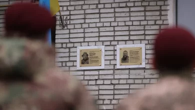 У Львові на фасадах шкіл встановлять 19 меморіальних таблиць захисникам