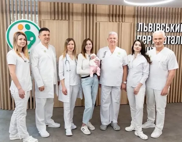 У Львові лікарі перинатального центру зберегли вагітність ще на 10 тижнів