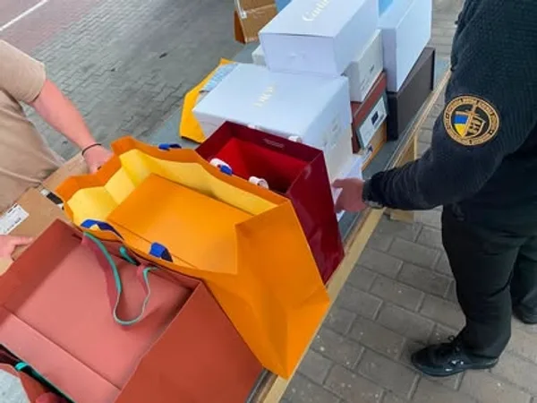 На Львівщині виявили брендові товари без декларування на понад півтора мільйона гривень