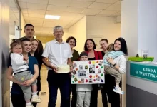 Канадський нейроонколог Ерік Буфе проконсультував дітей у львівському Центрі дитячої медицини