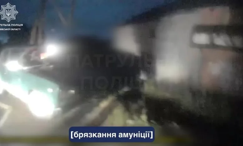 На Львівщині нетверезий водій ВАЗ збив дорожній знак і отримав кілька протоколів