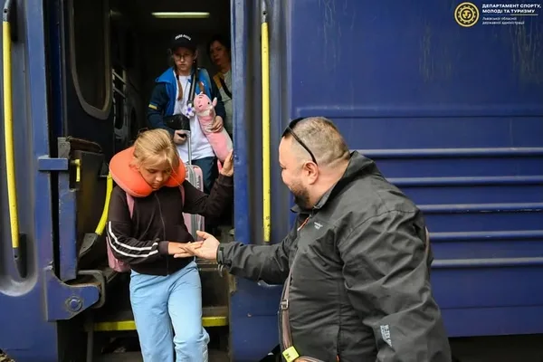 На Львівщину прибули 200 дітей на другий заїзд проєкту «Карпатська зміна»