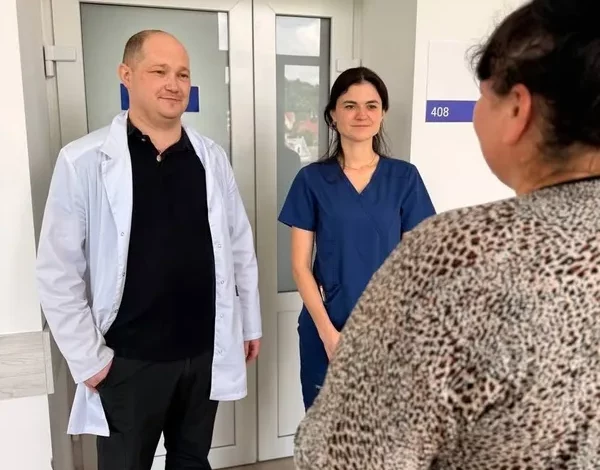 У Львові лапароскопічно видалили гігантську кісту розміром з кавун