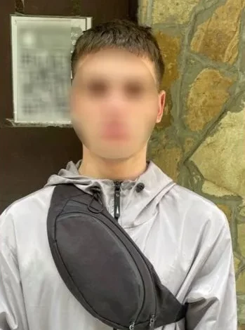 У Львові 23-річний чоловік побив знайомого та викрав у нього мисливську зброю