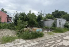 У Дрогобичі за рішенням суду демонтували ще один самовільний гараж біля ДЮСШ ім.