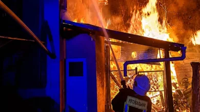 У Миколаєві Стрийського району вогнеборці врятували від пожежі два житлові будинки