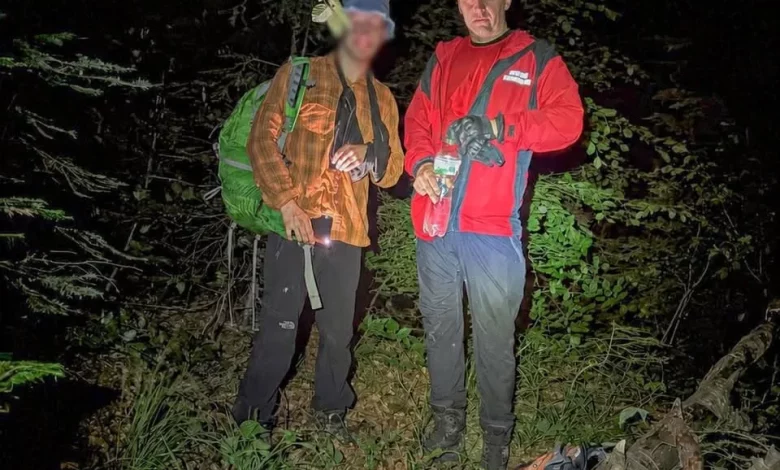 На Львівщині рятувальники знайшли травмованого туриста на горі Парашка