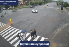 У Львові водій Tesla вчинив ДТП на Любінській і втік з місця події