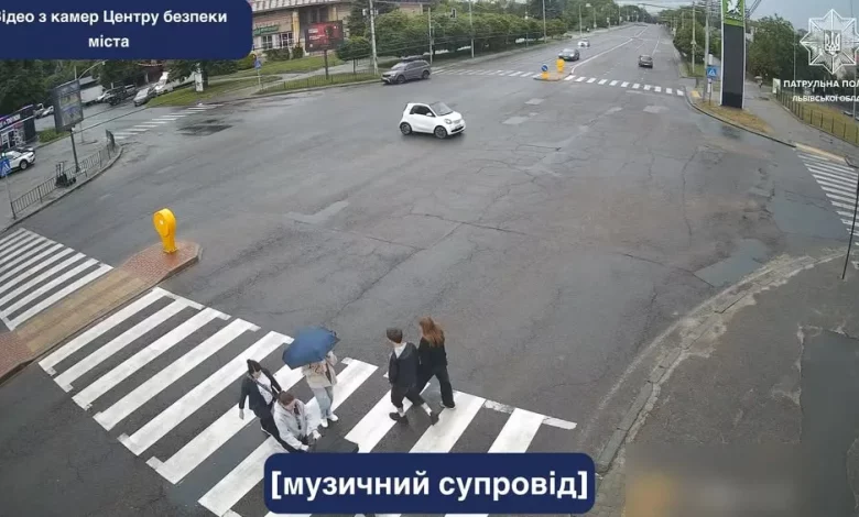 У Львові водій Tesla вчинив ДТП на Любінській і втік з місця події