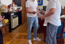 У Стрию вісім сімей після 20 років очікування отримали право власності на квартири