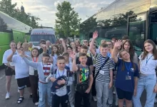 Діти загиблих захисників зі Львівщини поїхали на відпочинок до Франції
