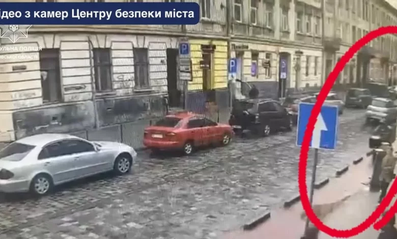 На вулиці Куліша електроскутер збив пішохода та поїхав з місця ДТП