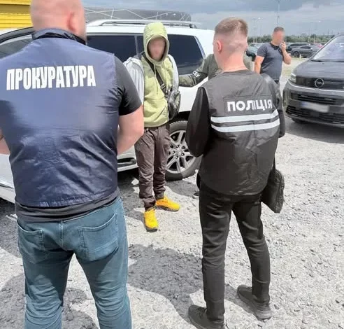 У Львові затримали львів’янина за підозрою в організації втечі до Румунії за 8 тисяч доларів