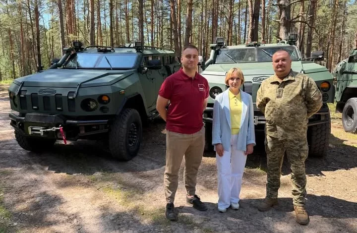 41 омбр отримала перші чотири бронеавтомобілі «Новатор 2» від «Української бронетехніки» та ДБР