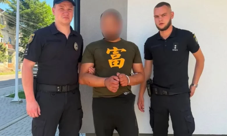 У Дрогобичі затримали чоловіка, який пошкодив меморіал жертвам німецької окупації