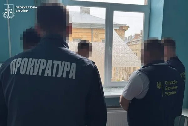 У Львові хірурга викрили на вимаганні 9 тисяч доларів за продовження інвалідності