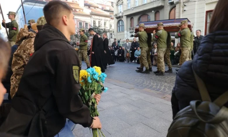 Львів у понеділок попрощається із захисниками Василем Мазуром, Романом Горячим та Андрієм Бучаком