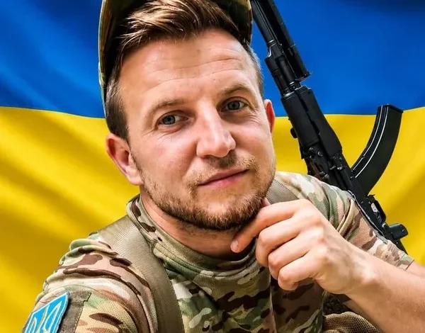 У селі Сілець попрощаються з Героєм Михайлом Швецем