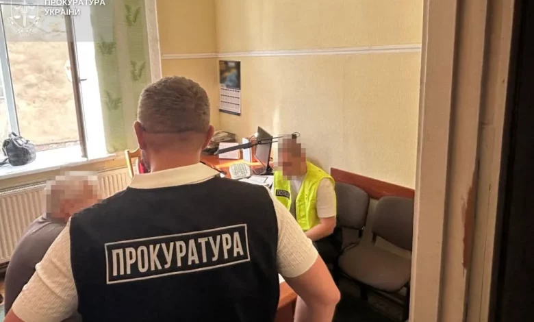 У Золочеві посадовця райспоживспілки підозрюють у самовільному будівництві поминального дому